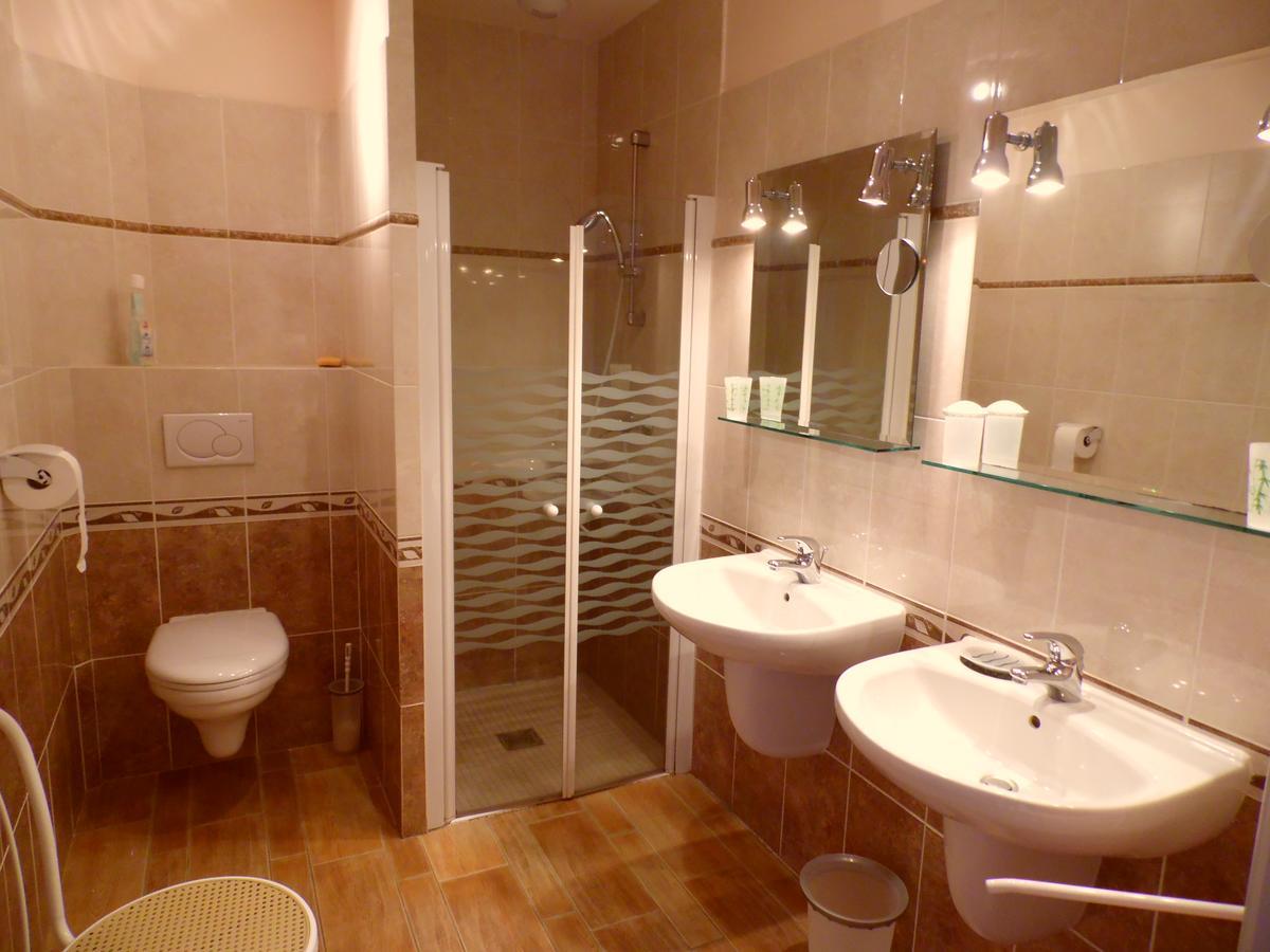 La Cavalerie Hotel Saint-Jean-le-Thomas Ngoại thất bức ảnh